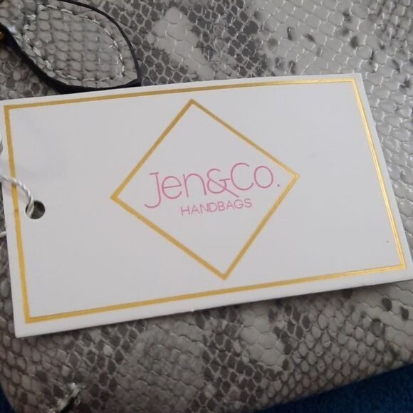 Jen & Co NWT Grey Snakeskin Leather Handbag Includes Crossbody & Wristlet Straps - Picture 5 of 9